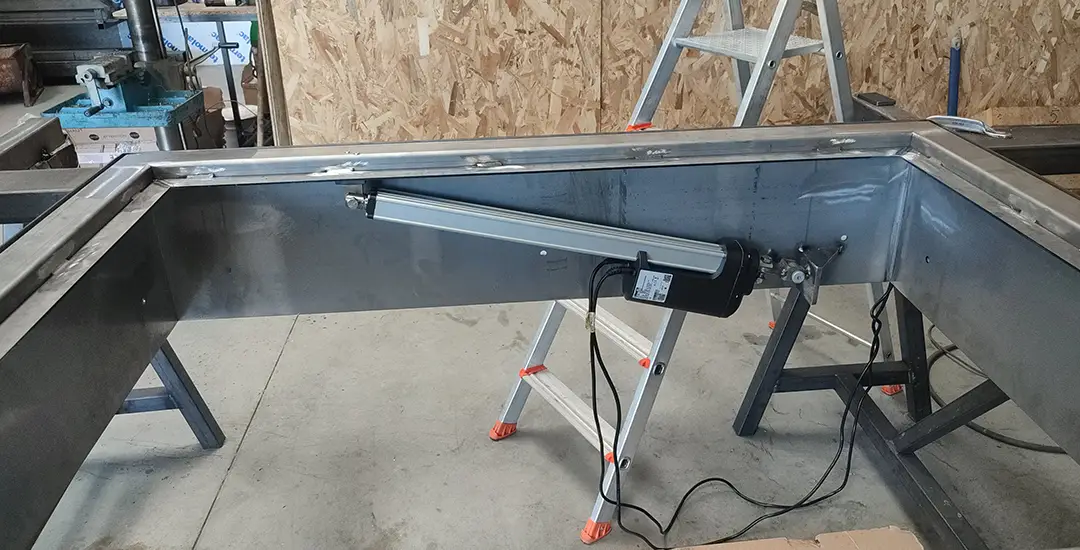 trappe-motorise-acier