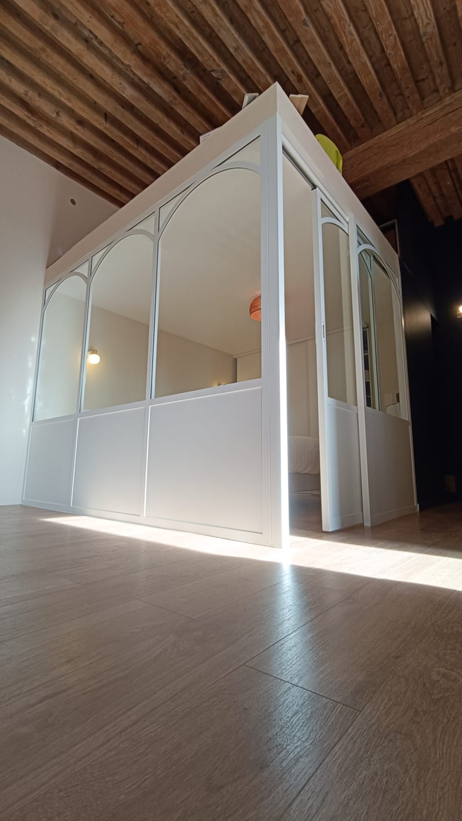 art deco blanc acier