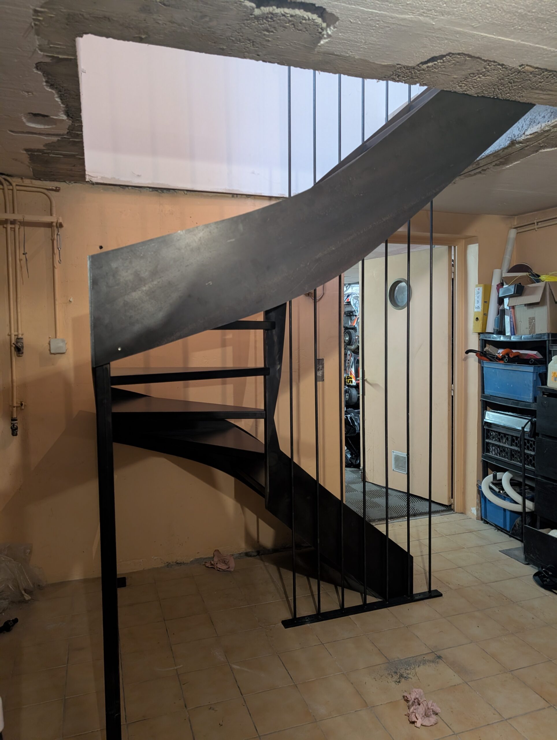escalier vers sous sol