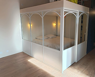 separation-chambre-cuisine-petit-espace-verriere-blanc-acier