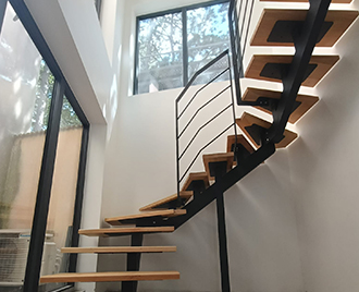 structure-metallique-escalier-acier-bois-moderne-flottant-lyon